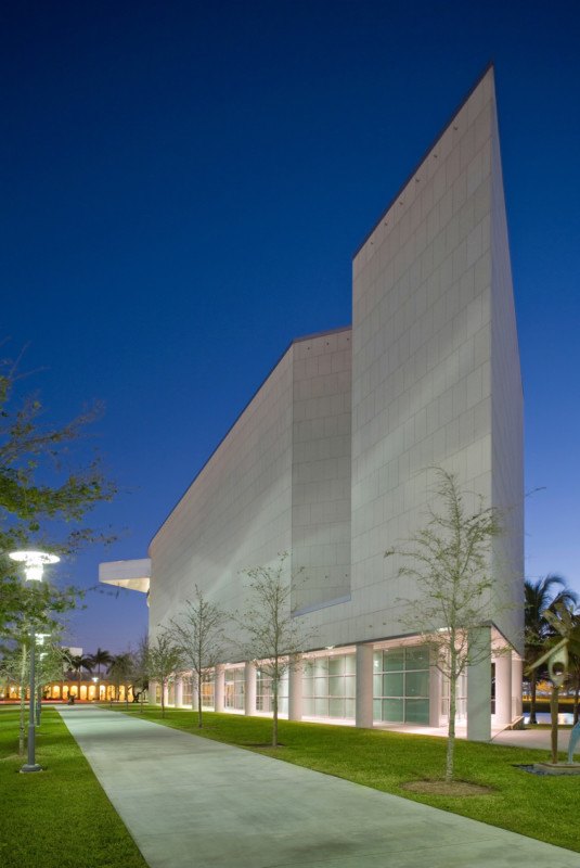 Florida International University Patricia and Phillip Frost Art Museum ...